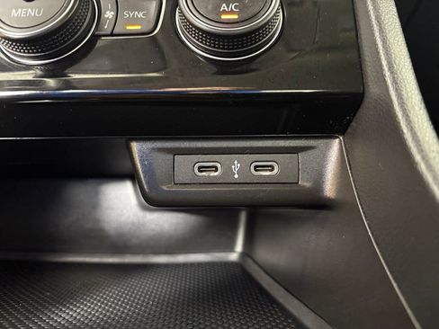 Used 2024 Volkswagen Jetta SE FWD image 27