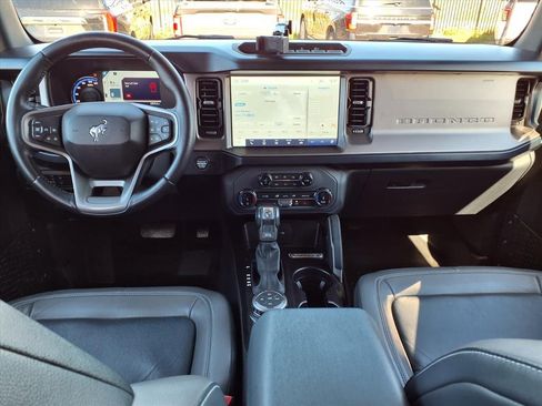Used 2022 Ford Bronco Outer Banks image 18