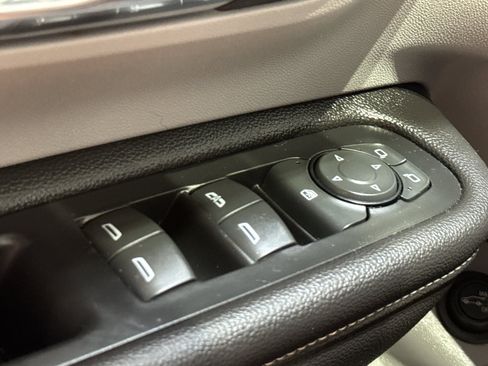 Used 2022 GMC Terrain SLE w/ Driver Convenience Package FWD image 34