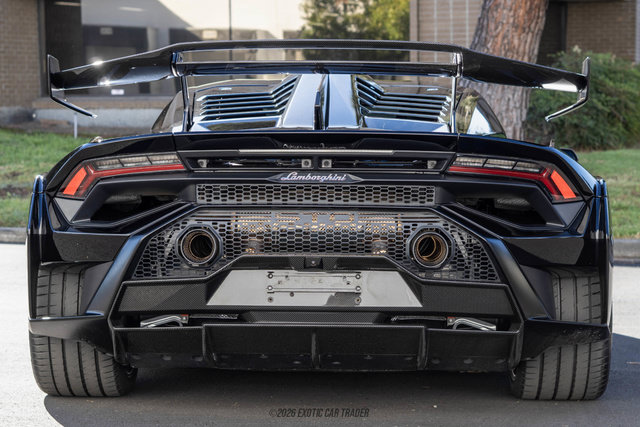 Used 2021 Lamborghini Huracan STO RWD image 6