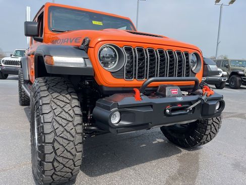 Used 2025 Jeep Gladiator Mojave w/ Convenience Group image 58