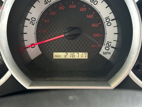 Used 2012 Toyota Tacoma SR5 w/ SR5 Pkg image 23