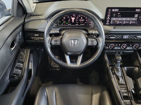 Used 2023 Honda Accord Touring image 14