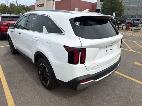 Used 2024 Kia Sorento S AWD/4WD image 4