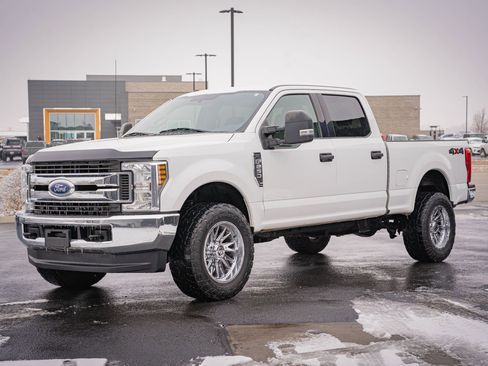 Used 2019 Ford F250 XLT AWD/4WD image 11