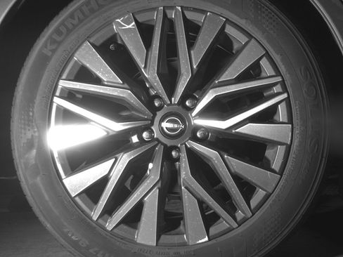 Used 2025 Nissan Altima 2.5 SV FWD image 15