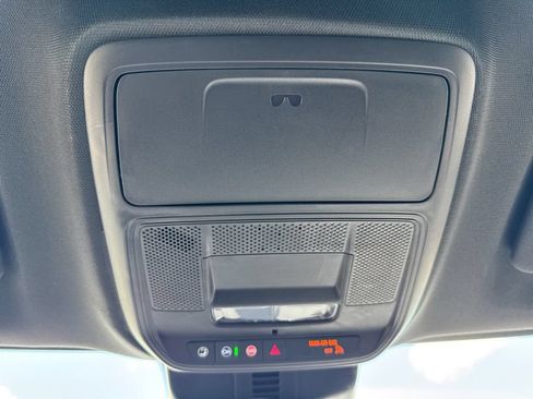 Used 2025 Buick Enclave Sport Touring FWD image 22