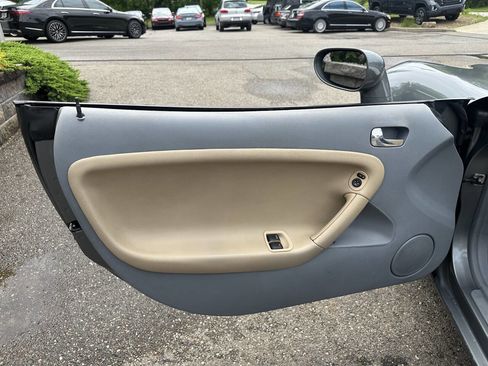 Used 2006 Pontiac Solstice Convertible w/ Premium Package image 16