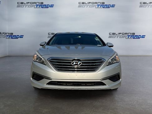 Used 2016 Hyundai Sonata SE image 2