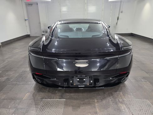 Used 2021 Aston Martin DB11 Coupe image 24