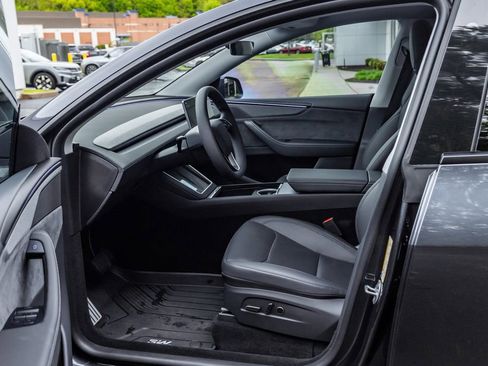 Used 2026 Tesla Model Y AWD image 25