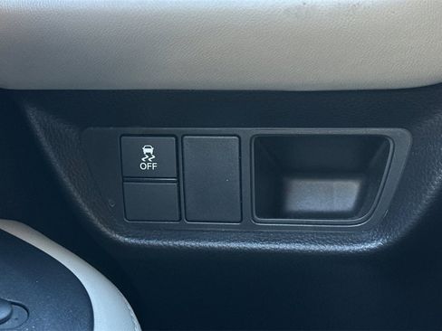 Certified 2025 Honda HR-V LX image 31