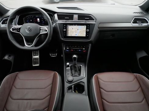 Used 2024 Volkswagen Tiguan SEL R-Line image 10