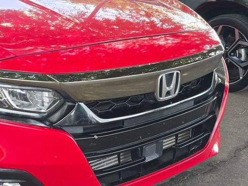 Used 2018 Honda Accord Sport image 5