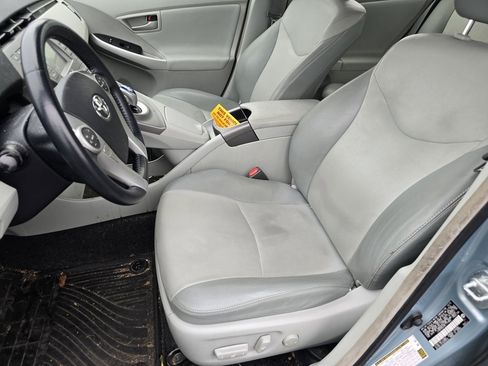 Used 2014 Toyota Prius Four image 16