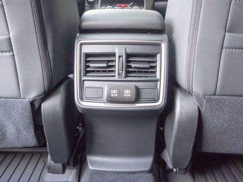 Used 2023 Subaru Forester Premium image 19