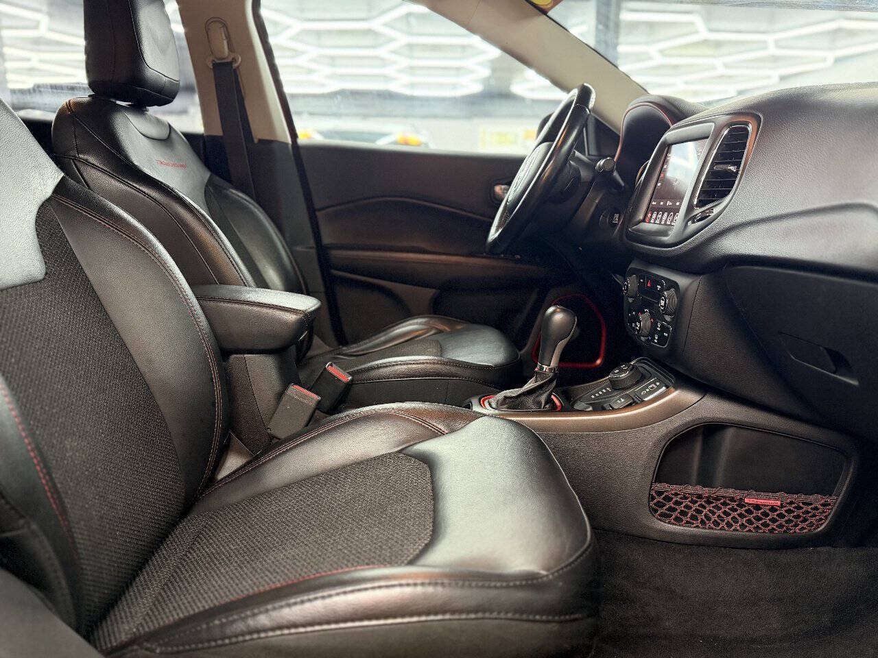 Used 2018 Jeep Compass Trailhawk AWD/4WD image 5