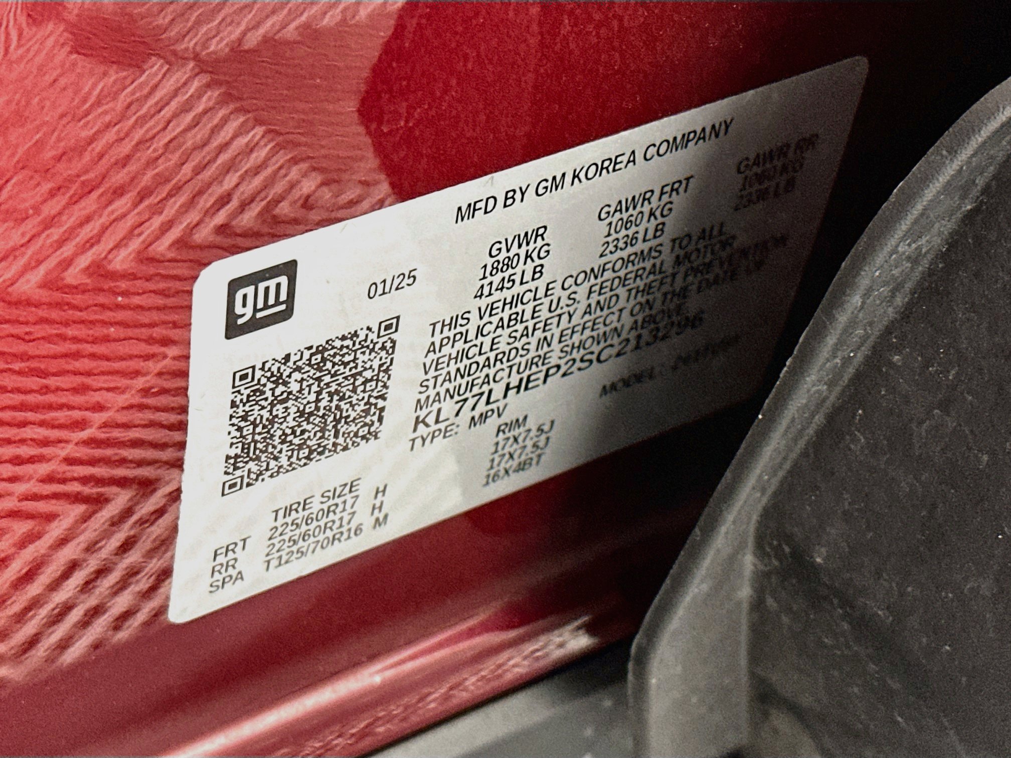 Used 2025 Chevrolet Trax LT FWD image 12