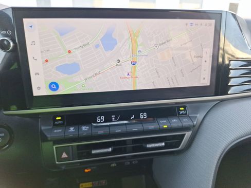 Used 2025 Toyota Camry SE w/ Multimedia Upgrade Package image 28