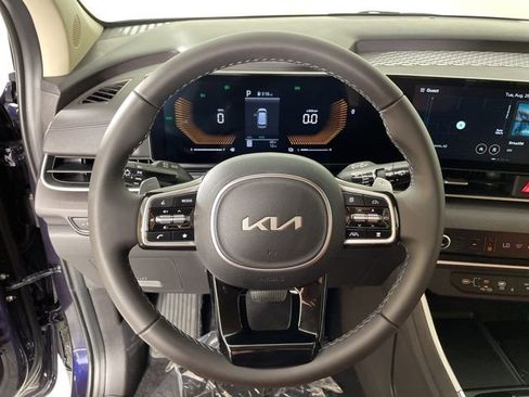 New 2026 Kia Carnival EX image 18