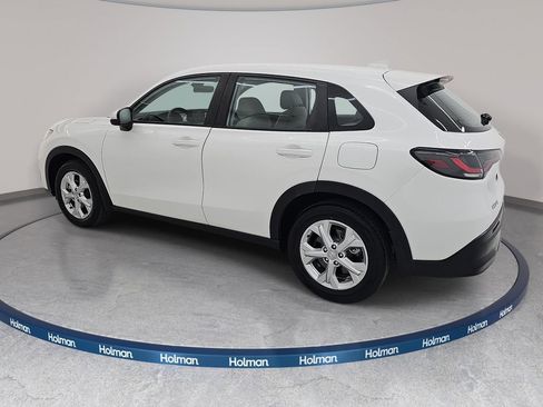 Used 2023 Honda HR-V LX image 9