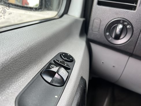 Used 2013 Mercedes-Benz Sprinter 2500 image 23