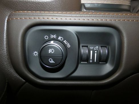 New 2026 RAM 2500 Limited image 25