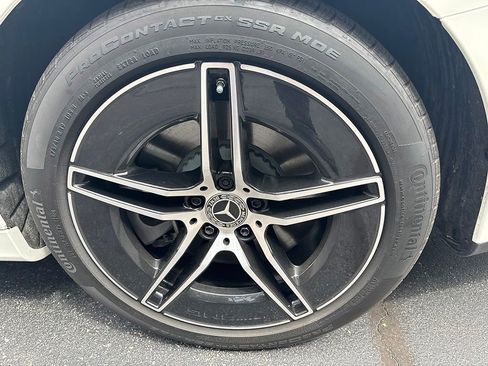 Used 2025 Mercedes-Benz E 450 4MATIC Sedan image 9