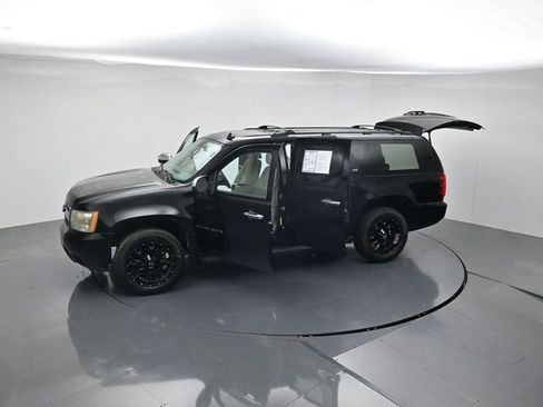 Used 2008 Chevrolet Suburban LTZ w/ LTZ Preferred Equipment Group AWD/4WD image 51