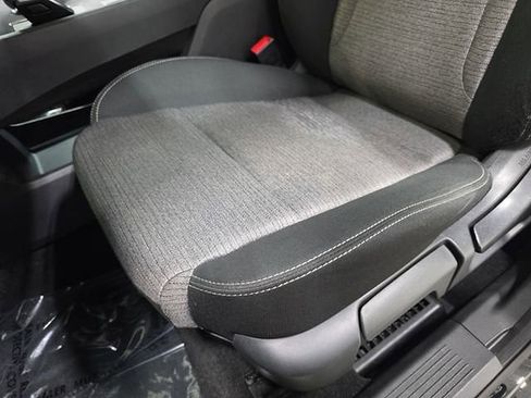 Used 2022 Nissan Rogue S AWD/4WD image 27
