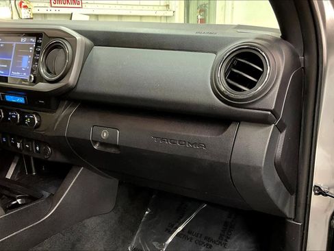 Used 2023 Toyota Tacoma TRD Sport image 17