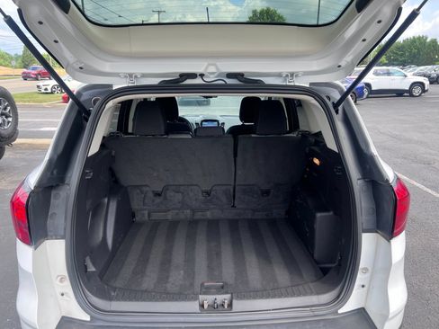 Used 2019 Ford Escape SE FWD image 7