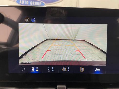 New 2026 Chevrolet Equinox LT w/ Convenience Package II AWD/4WD image 5