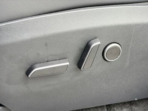 Used 2023 Tesla Model Y Performance image 7