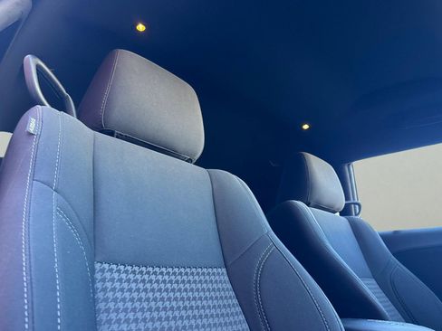 Used 2016 Dodge Challenger SXT image 20