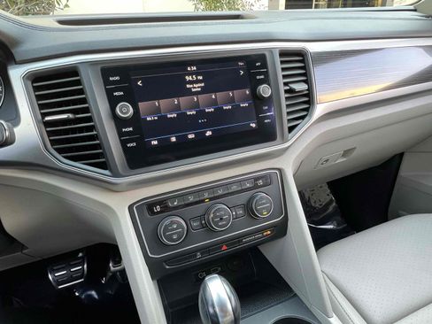 Used 2019 Volkswagen Atlas SE w/ Towing Package image 48