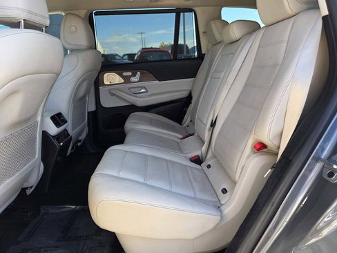 Used 2022 Mercedes-Benz GLS 450 4MATIC image 16