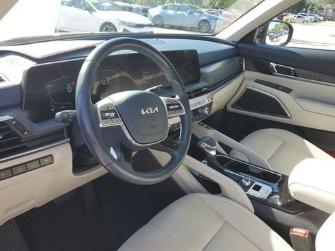 Certified 2023 Kia Telluride EX w/ EX Captain's Chair Package image 20