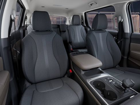 New 2026 Kia Carnival LX FWD image 15
