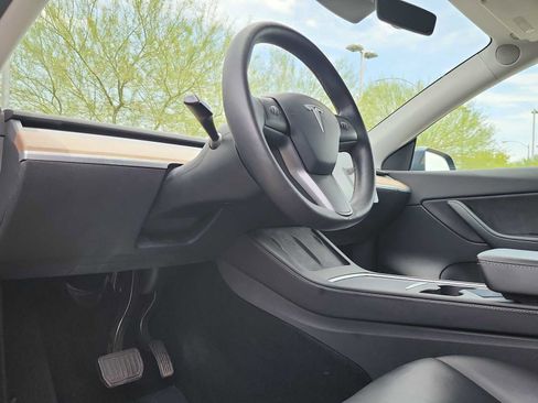 Used 2021 Tesla Model Y Long Range AWD/4WD image 10