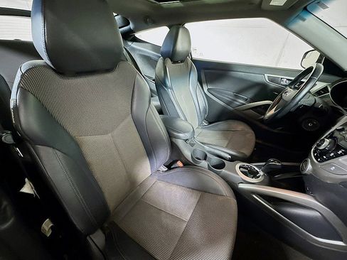 Used 2015 Hyundai Veloster w/ Option Group 02 image 25