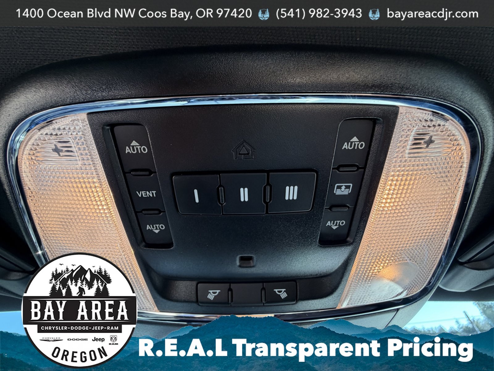 Used 2019 Chrysler 300 Limited w/ Light Group RWD image 18