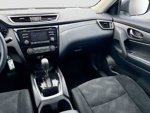 Used 2015 Nissan Rogue S w/ S Family Package image 28