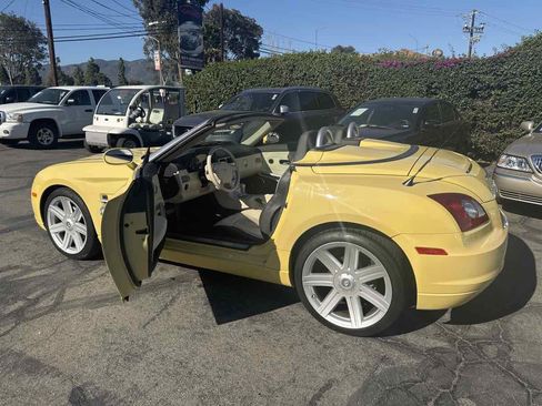 Used 2005 Chrysler Crossfire Limited image 8