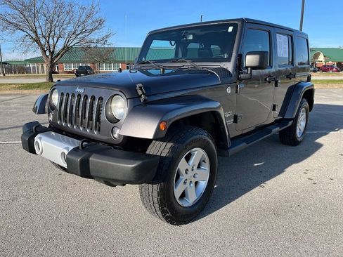 Used 2014 Jeep Wrangler Unlimited Sahara w/ Connectivity Group image 29