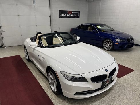 Used 2011 BMW Z4 sDrive30i image 11