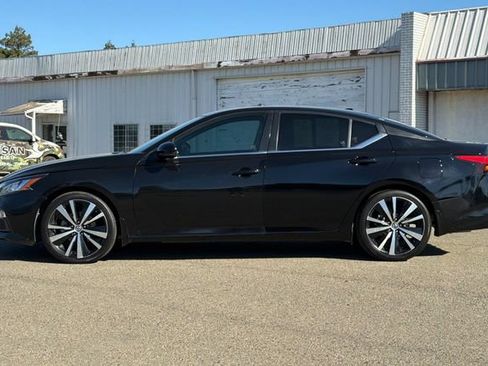 Used 2021 Nissan Altima 2.5 SR w/ SR Premium Package FWD image 7