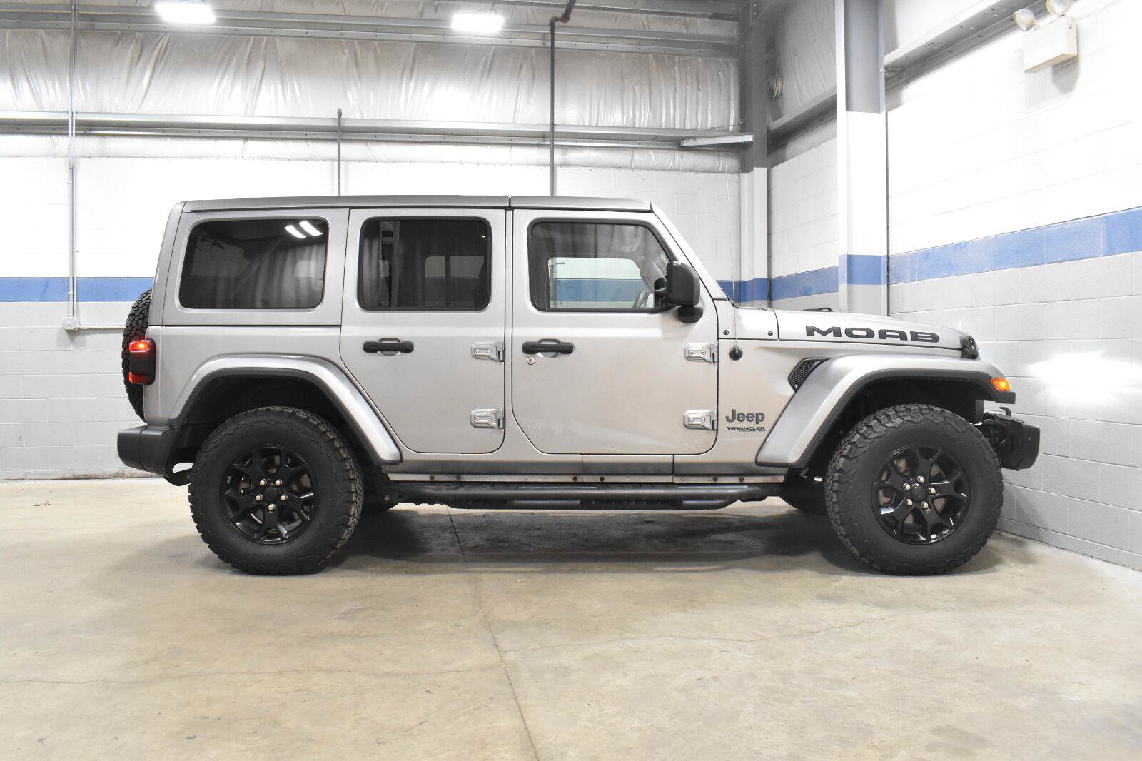 Used 2019 Jeep Wrangler Unlimited Sahara w/ Quick Order Package 24M Moab AWD/4WD image 26