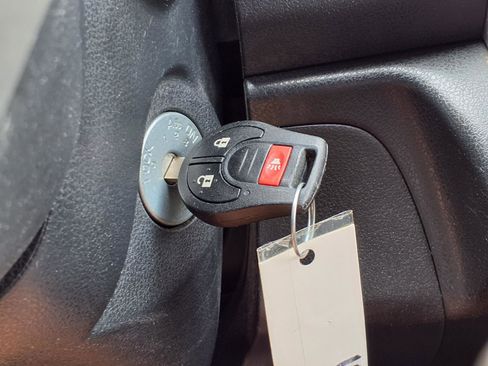 Used 2017 Nissan Versa Note SV FWD image 11