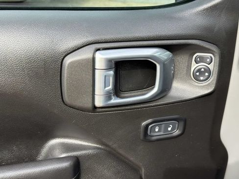 Used 2021 Jeep Gladiator Sport AWD/4WD image 25